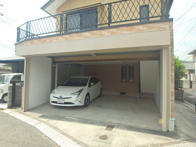 大島戸建の駐車場|大島　大島戸建　4LDK+S　ガレージ