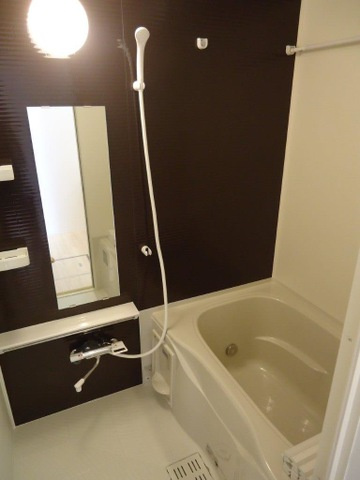 レガシィＢの浴室|追い焚き・浴室乾燥機付きのお風呂です♪