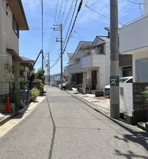 【前面道路含む現地写真】