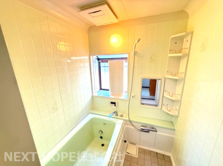 【浴室】 | 丹波篠山市住吉台中古戸建 | 浴室です♪一日の疲れを癒してくれます！大きな窓も有り、換気も十分に行えます！！