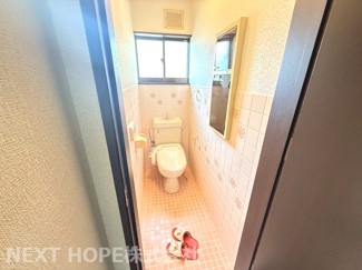 【トイレ】 | 丹波篠山市住吉台中古戸建 | トイレは温水洗浄便座です♪壁面収納できます♪