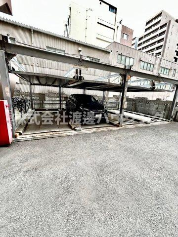 フォレステージュ江坂垂水町の駐車場