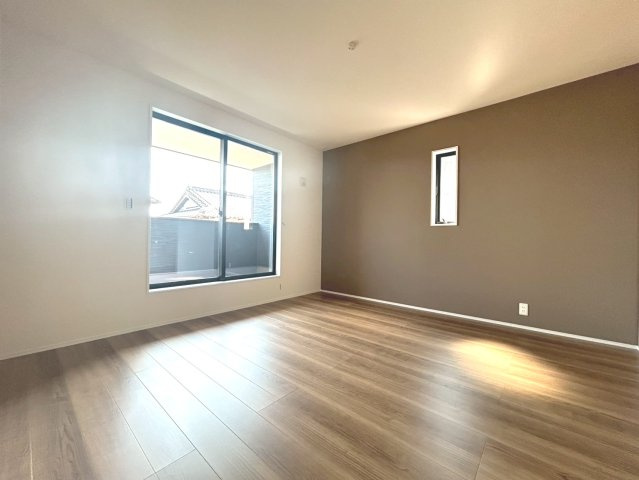 リーブルガーデン　一宮市浅井町前野　全1区画分譲の寝室|すべての居室にはたっぷり収納できる大型のクローゼット、各室に２４時間換気システムを設置しています。
排気ファンから低風量で24時間強制排気し、家の中の空気をいつも新鮮に保ちます。
