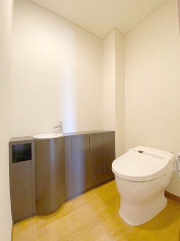 グランドメゾン池尻のトイレ|落ち着いた色調のトイレです