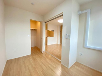 【内装】 | ポルトボヌール | 洋室