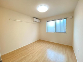 【内装】 | ポルトボヌール | 洋室