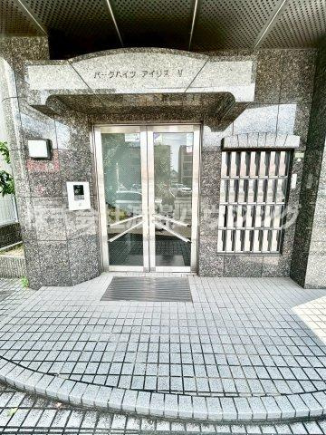 パークハイツアイリス５号館のエントランス