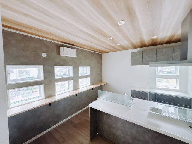 【中古戸建】児玉郡美里町木部のダイニング|■ダイニング｜明るく開放的なリビングダイニング。お友達を招いてホームパーティーも楽しめます。