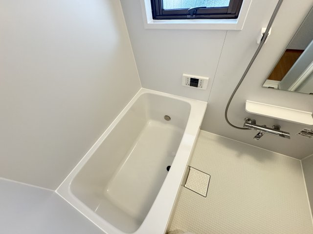 小西第6マンションの浴室