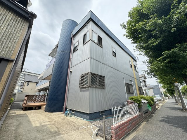 小西第6マンションの外観