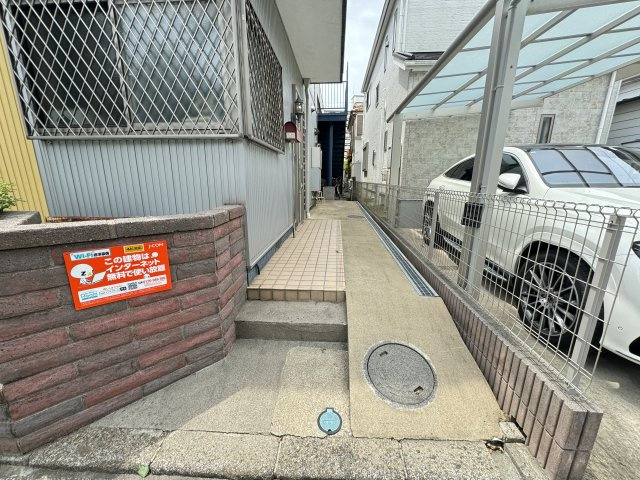 小西第6マンションのエントランス