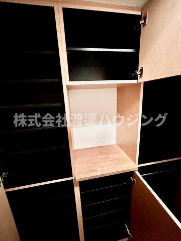 ディアステージ江坂G-TOWERの収納|システム収納