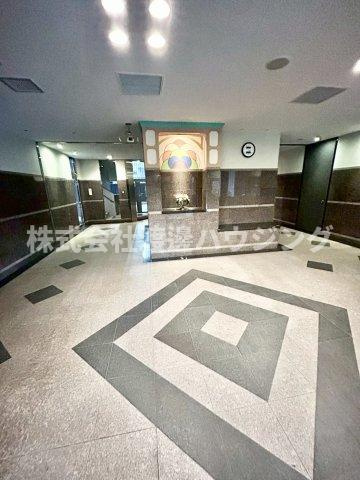 ディアステージ江坂G-TOWERのロビー