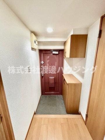 テラジハイツIII号館の玄関