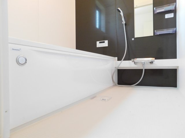 名古屋市中川区中須町字桜井の新築一戸建の浴室|◇浴室◇　　広い１坪サイズ・浴室暖房乾燥機・保温浴槽・ベンチ浴槽・滑り止め床・追い焚き・オートバス・バリアフリーバス