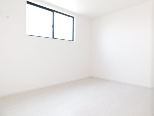 名古屋市中川区中須町字桜井の新築一戸建の洋室|◇洋室◇　　明るい洋室６．５帖　ウォークインクローゼット完備！　