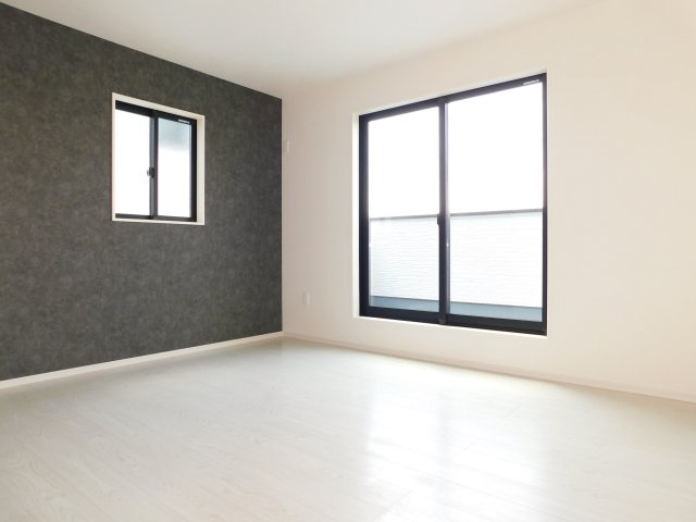 名古屋市中川区中須町字桜井の新築一戸建の洋室|◇洋室◇　　明るい洋室７．２帖　ウォークインクローゼット完備！　バルコニー付き♪　　