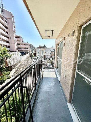 千里山アカシヤハイツのバルコニー