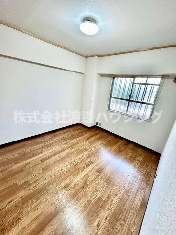 千里山アカシヤハイツの洋室