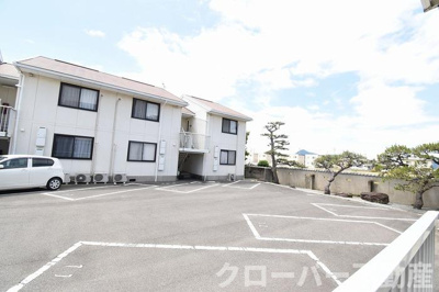 【エントランス】 | クレセントくばら A棟 | 駐車場