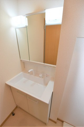 プレベールⅢ　ゾーナ・ヴェルデ（2棟）の独立洗面台