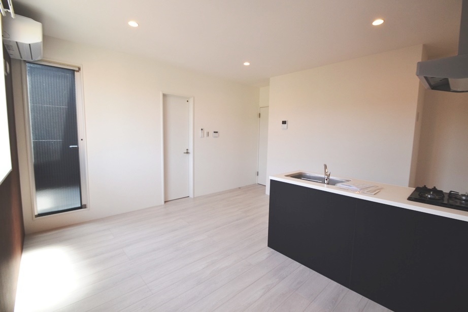 プレベールⅢ　ゾーナ・ヴェルデ（2棟）の居間・リビング