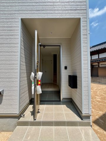 朝倉市甘木　第9　全3棟の玄関