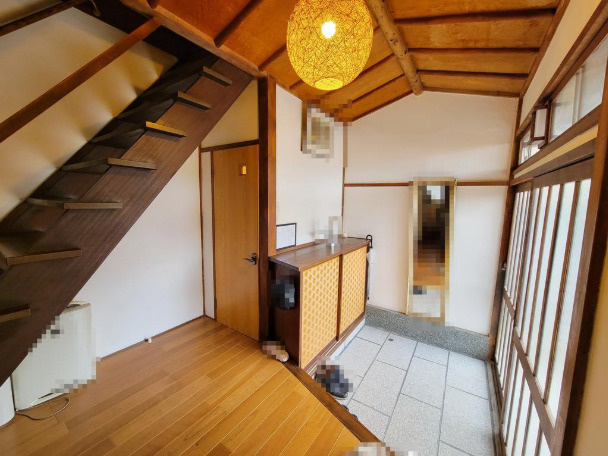 大宮玄琢北町 中古戸建の玄関