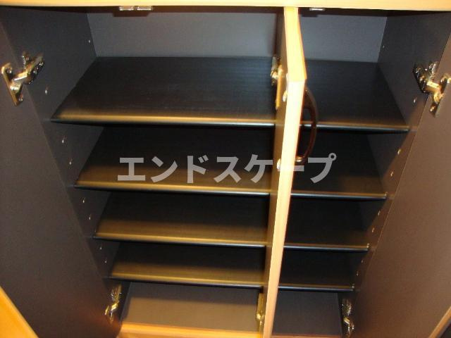ヒーリングカーサＢの玄関|下駄箱
高崎、前橋のお部屋探しはエンドスケープまで！お客様の理想お聞かせ下さい♪