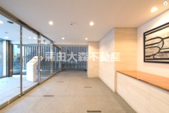 ロアール新蒲田のエントランス|エントランス　防犯カメラTVモニター付オートロック宅配BOXメールBOX