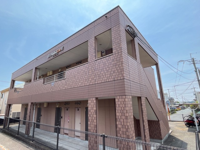 アンビションⅡのロビー|駐車スペースもあります☆