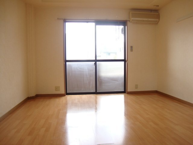 アンビションⅡの寝室|風通しも良い洋室です☆