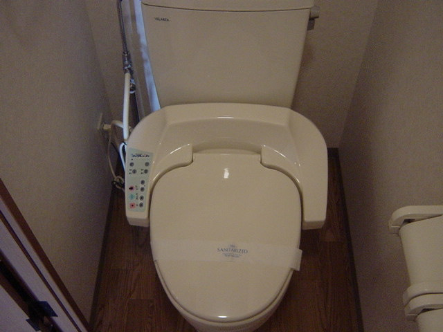 アンビションⅡのトイレ|嬉しい温水洗浄便座付き♪
