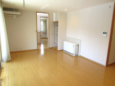 【居間・リビング】 | 【住友林業施工】甲斐市西八幡 | おしゃれな居間です