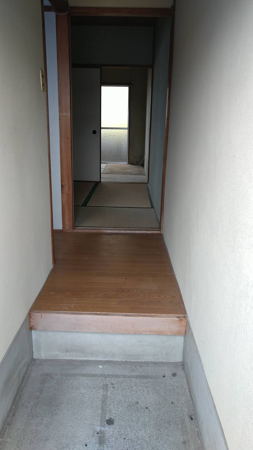 フェリースマンション秋月の玄関