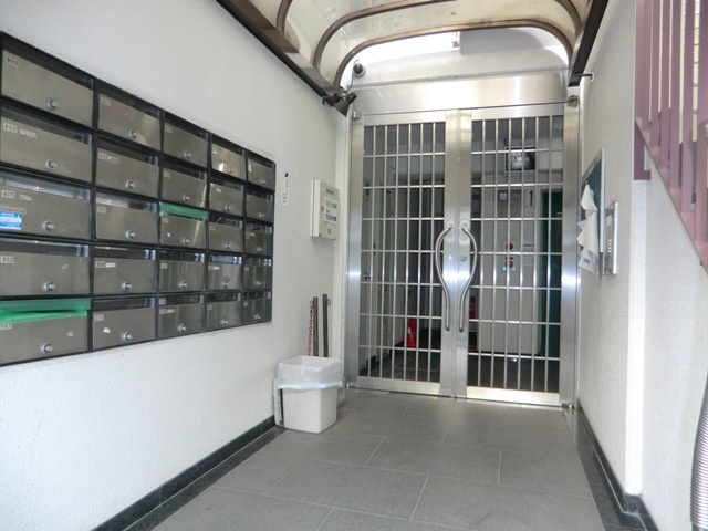 Aurora Court　北野のエントランス