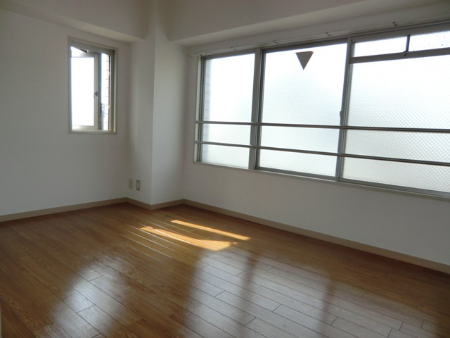 Aurora Court　北野の洋室