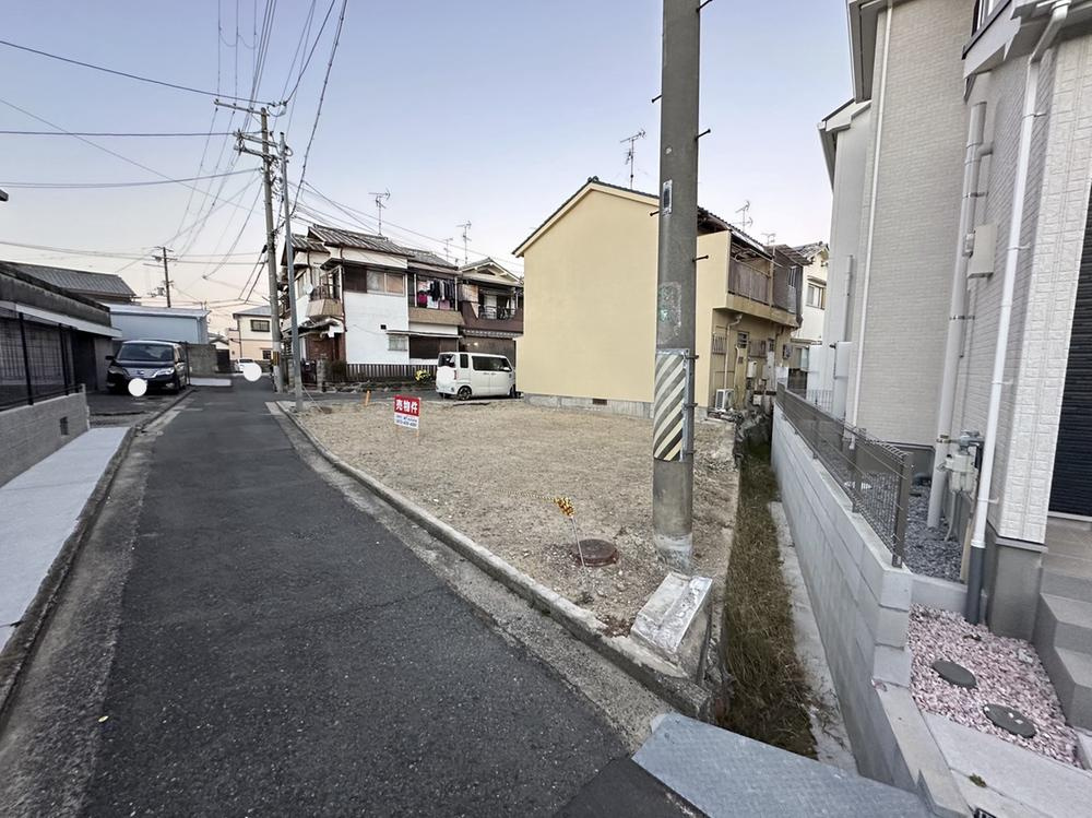 堺市西区北条町１丁の新築一戸建の前面道路含む現地写真