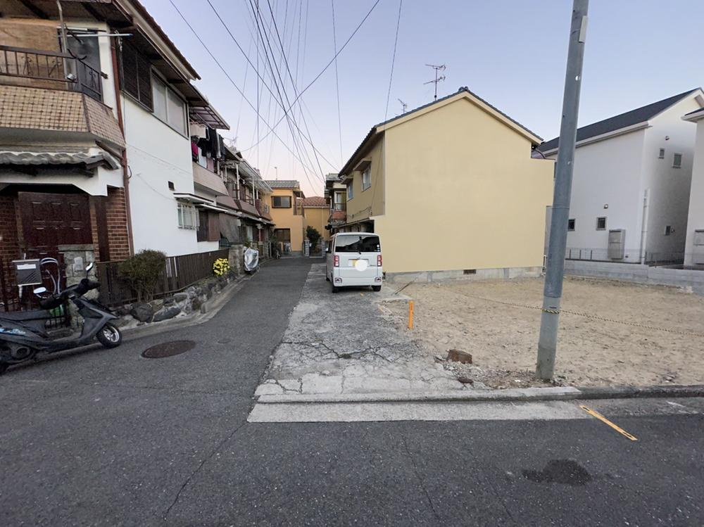 堺市西区北条町１丁の新築一戸建の前面道路含む現地写真