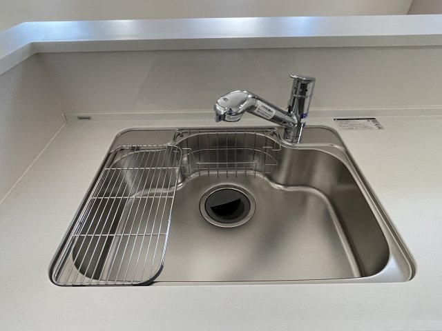 練馬区桜台2丁目　駅近×ZEH水準　車庫付デザイン住宅のキッチン