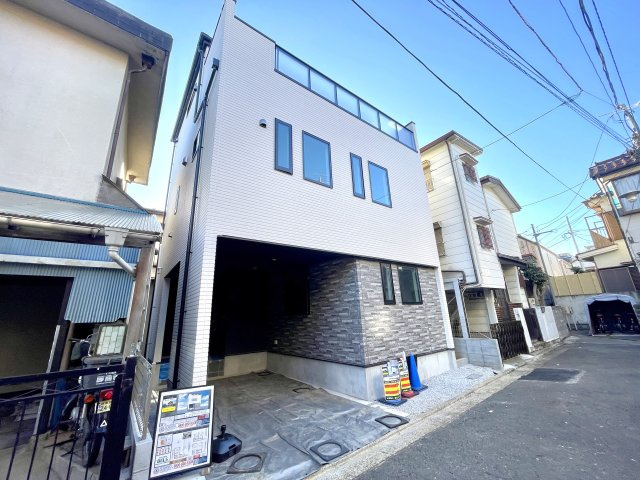 練馬区桜台2丁目　駅近×ZEH水準　車庫付デザイン住宅の外観