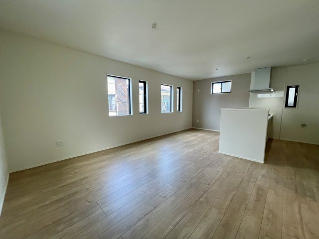 練馬区桜台2丁目　駅近×ZEH水準　車庫付デザイン住宅の居間・リビング