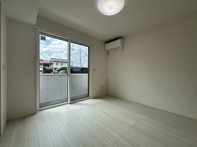 川崎市多摩区中野島２丁目のアパートの居間・リビング