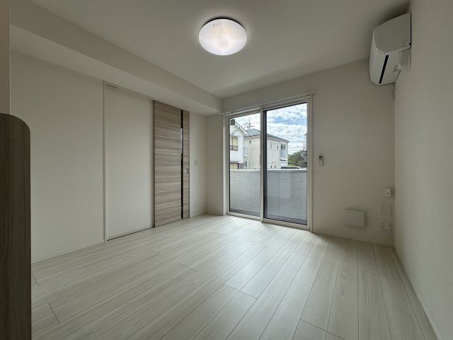 川崎市多摩区中野島２丁目のアパートの居間・リビング