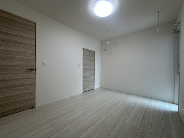 川崎市多摩区中野島２丁目のアパートの洋室