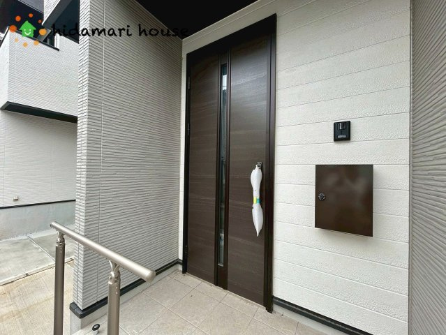 北区本郷町1期　新築戸建　リガーレ01の玄関