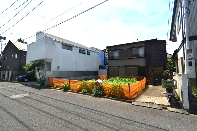 西荻北3丁目・売地の前面道路含む現地写真