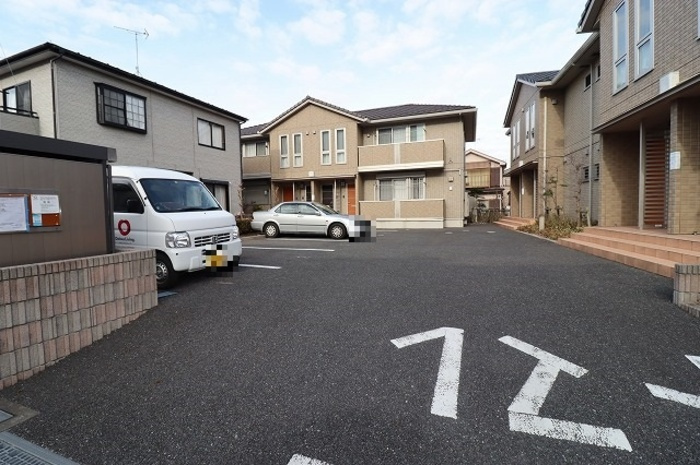 グランシャリオ Ｂの駐車場|駐車場