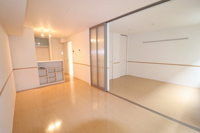 グランシャリオ Ｂの居間・リビング|リビング １１帖