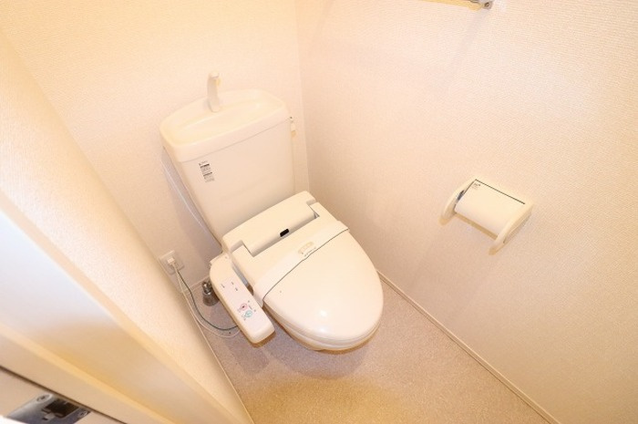 グランシャリオ Ｂのトイレ|温水洗浄暖房便座